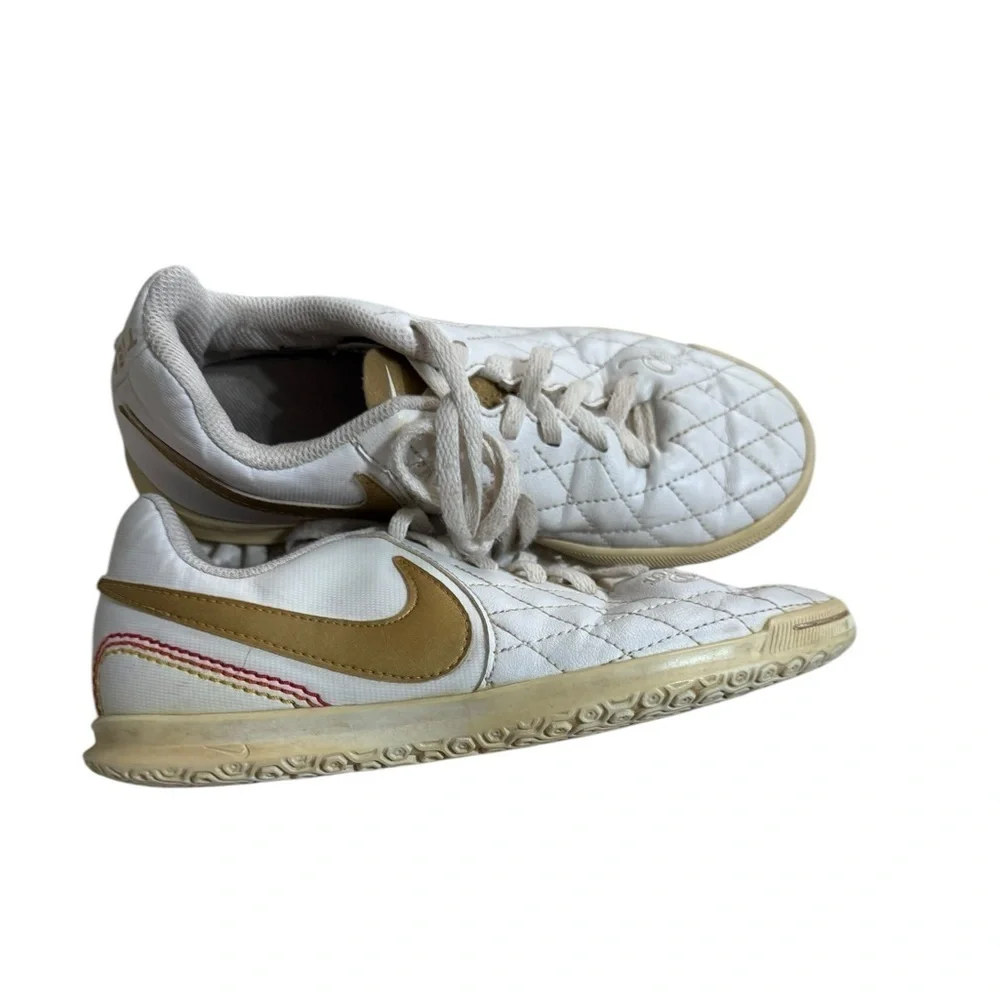 Nike Tempo X Shoes, Youth sz 2y white and gold ks1